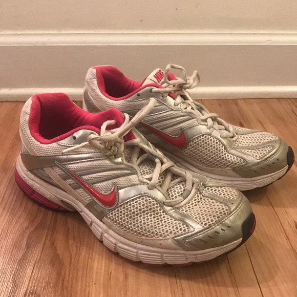 Nike Shoes - Womens Nike Size 10